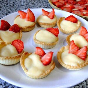 tartaletas de crema y fresas sin azúcar