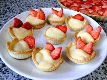 tartaletas de crema y fresas sin azúcar