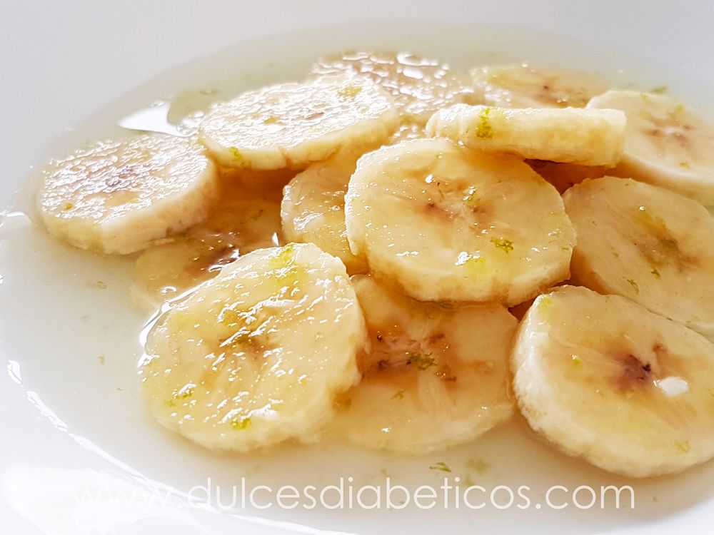 Platano con almibar de lima