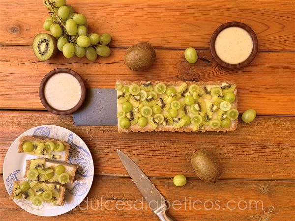 Tarta de kiwi y uva saludable sin azucar