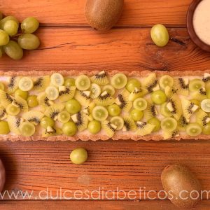Tarta de kiwi y uva saludable