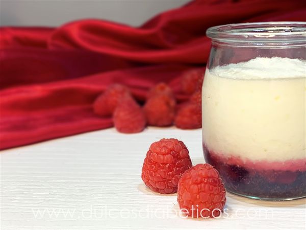 Vasitos de espuma de yogur