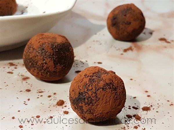 Trufas de chocolate y platano sin azucar