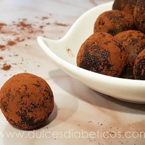 Trufas de platano y chocolate sin azucar