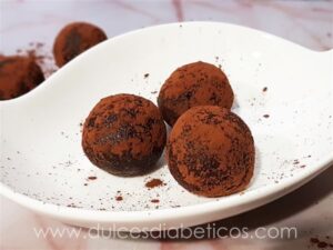 Trufas saludables de platano y chocolate