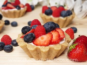 Tartaletas de frutas y queso sin azucar