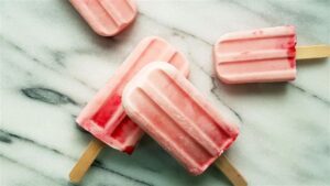 Polos cremosos de fresa y yogur griego sin azucar - facebook