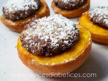 Melocotones rellenos piemontese