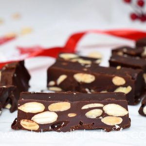 Turrón de chocolate y almendras sin azúcar