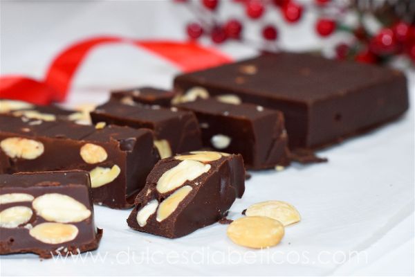 Turron de chocolate y almendras sin azucar