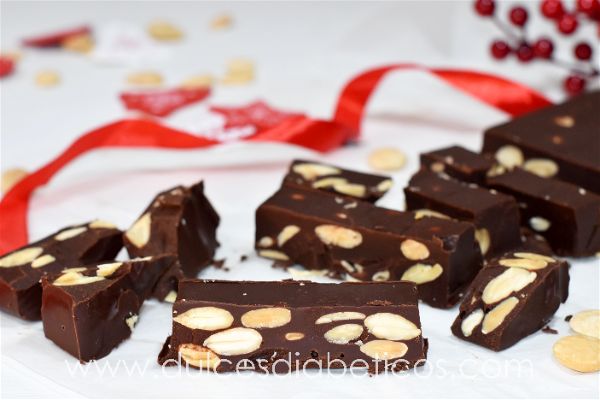 Turron de chocolate y almendras