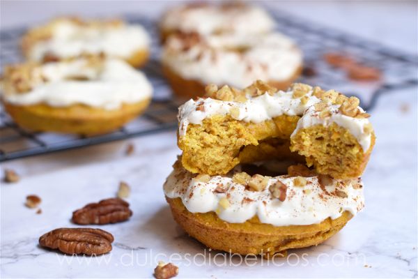 Donuts-de-zanahoria-con-frosting-de-queso-w-opt