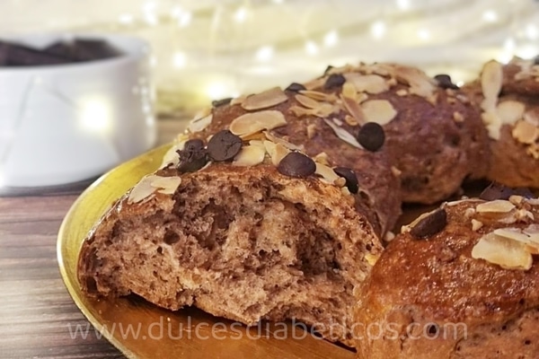 Roscon de reyes de chocolate esponjoso