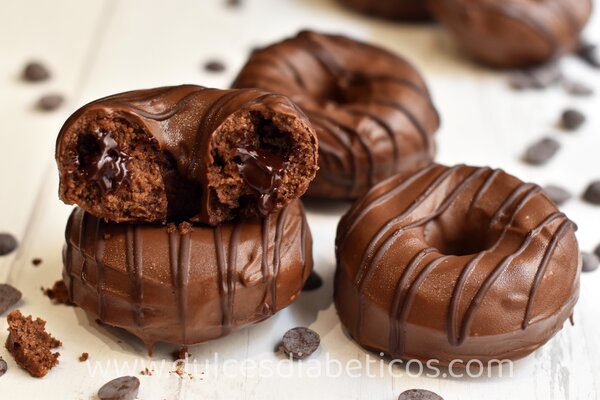 Donuts rellenos de chocolate